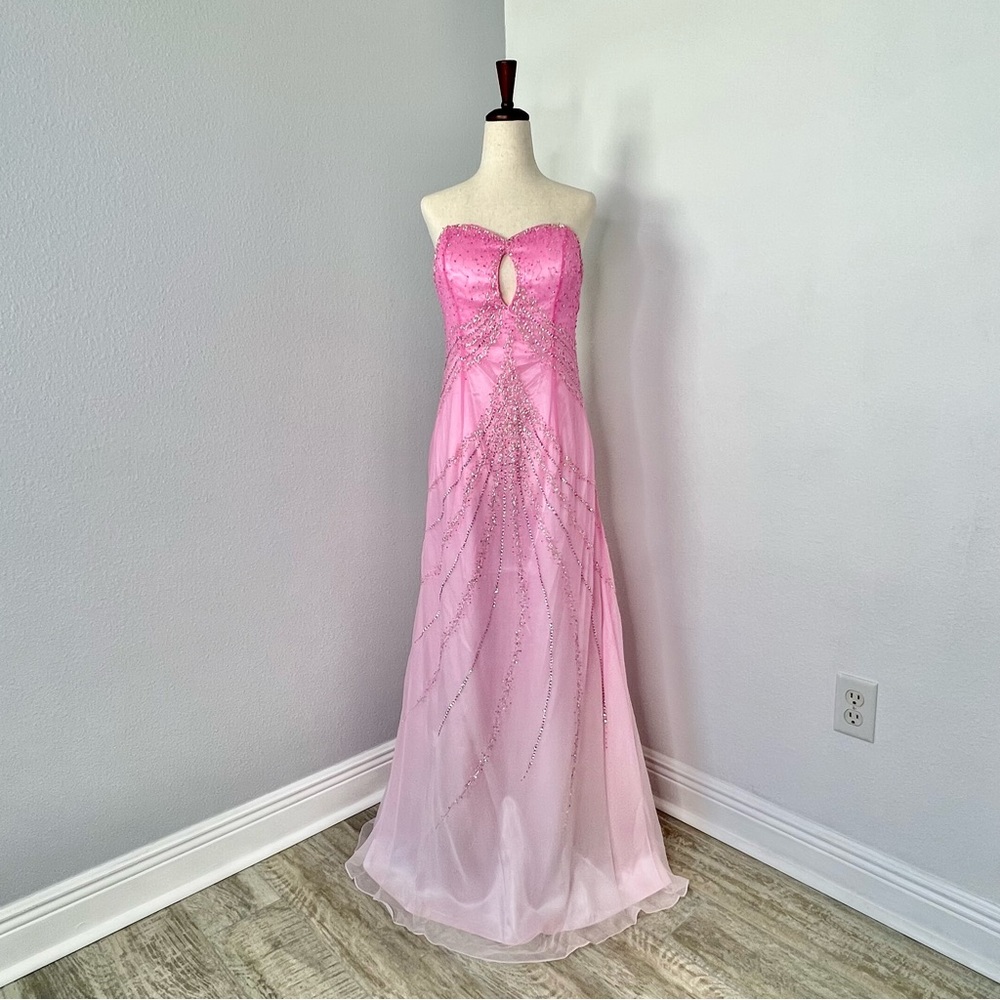 Dreamy Pink Prom Gown 🌸
